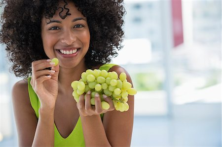 eating grapes can make mouth dry